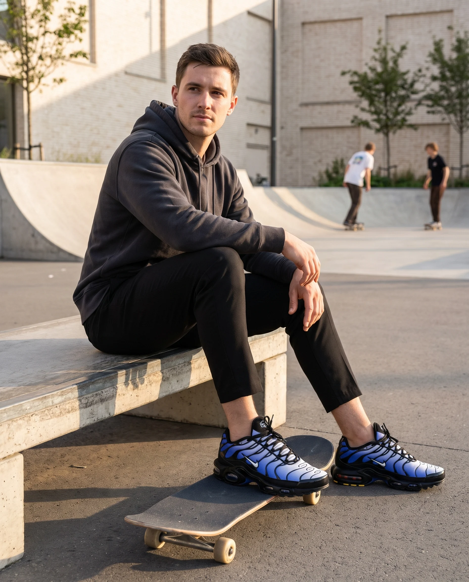 Scarpe — scatto 1, skateboard e ambiente sportivo — immagine generata con AI